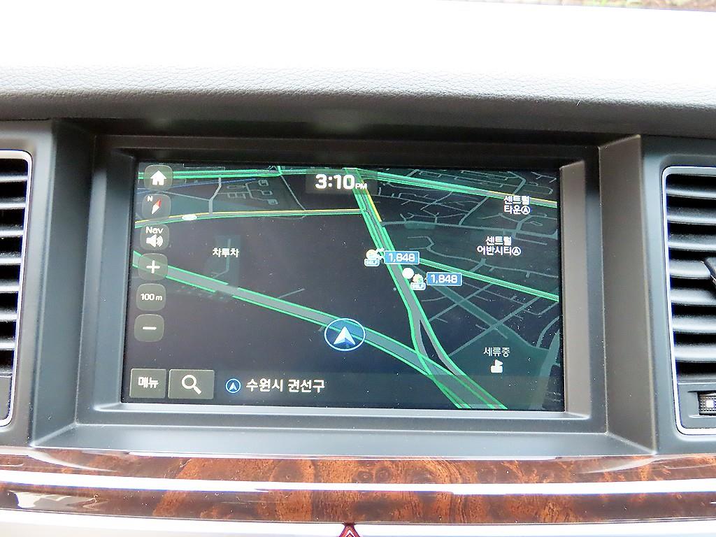 Hyundai Genesis — photo 14