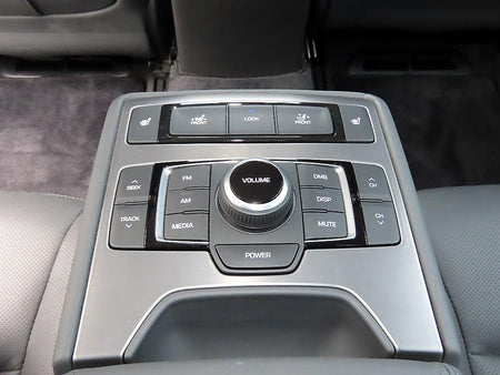 Hyundai Genesis — photo 18