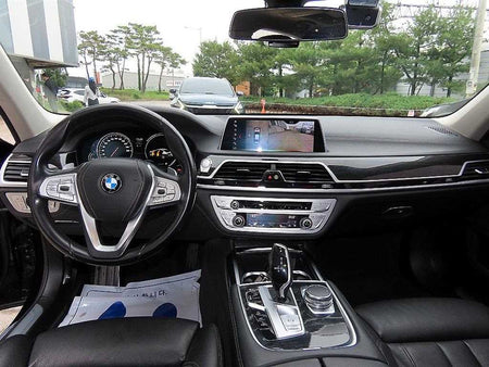 BMW 7-Series — photo 07