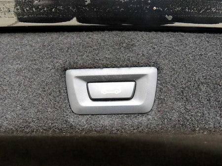 BMW 7-Series — photo 16