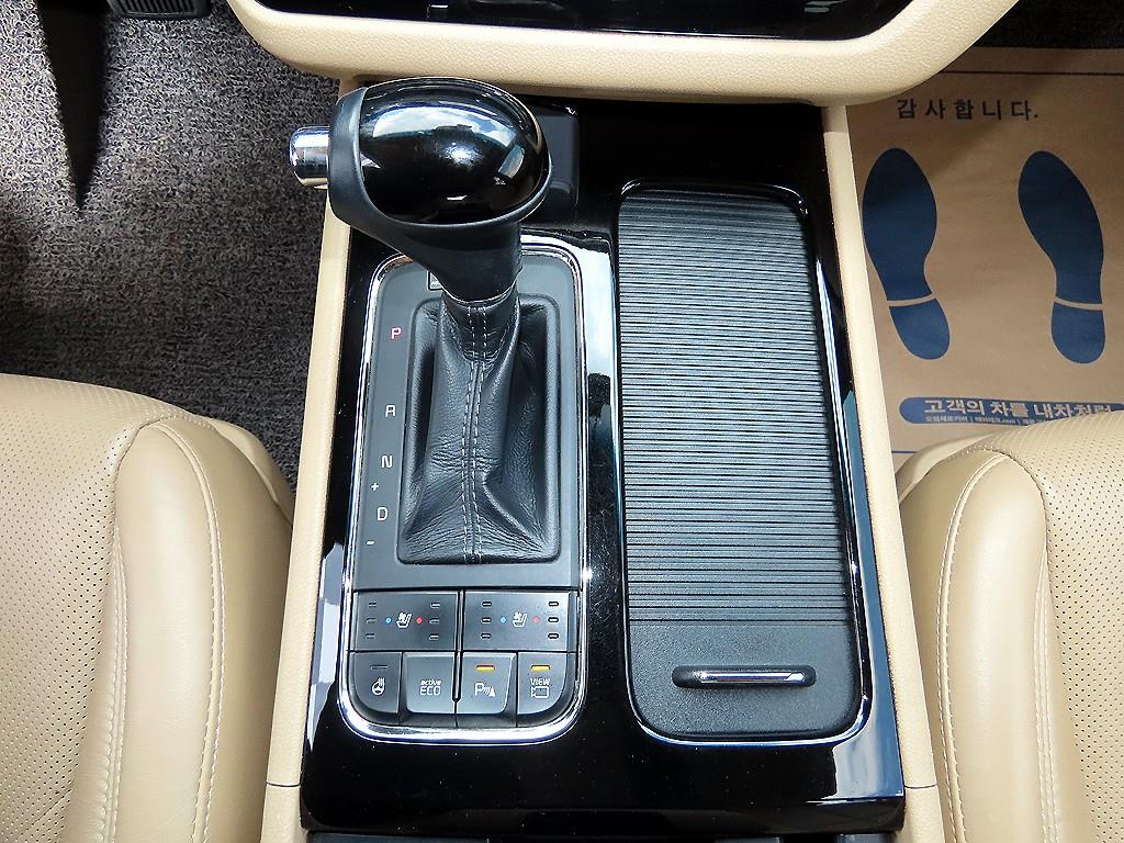Kia Carnival — photo 10
