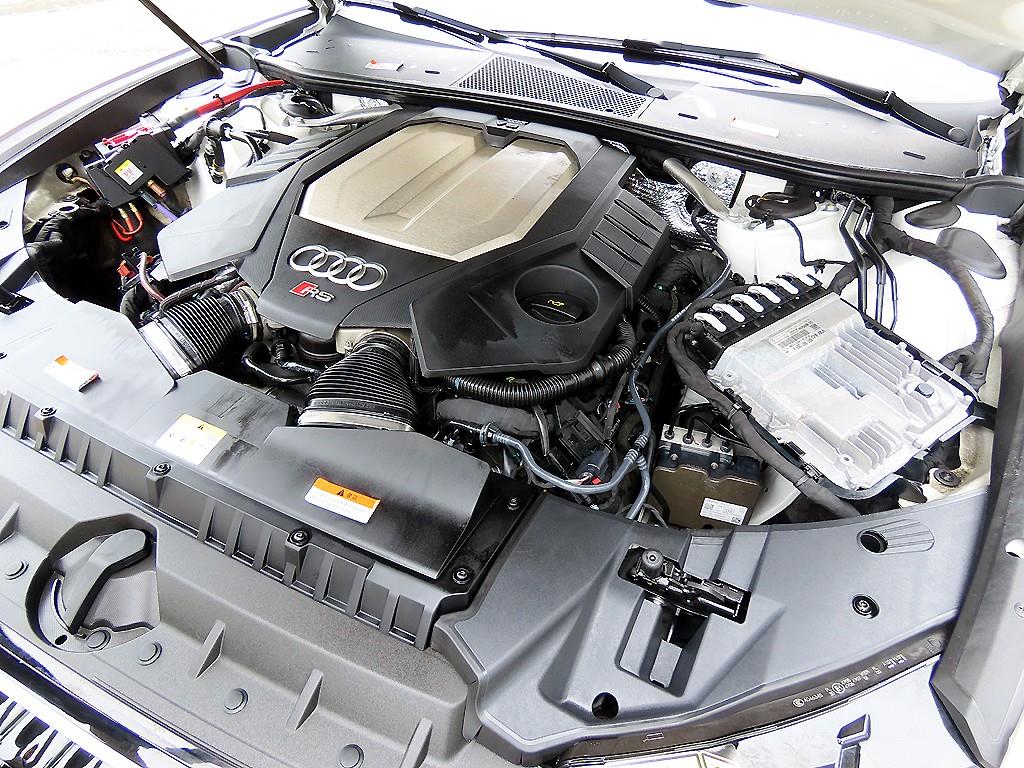 Audi RS6 — photo 19