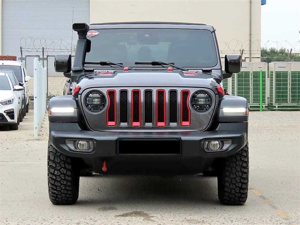 Jeep Wrangler — photo 01