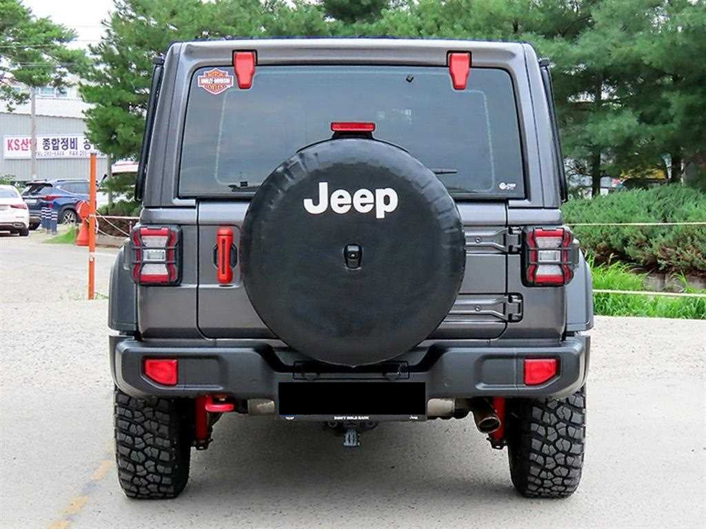 Jeep Wrangler — photo 04