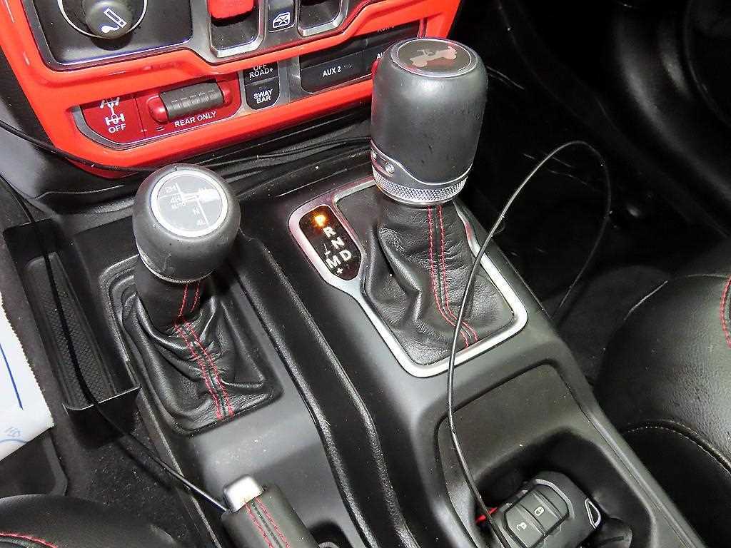 Jeep Wrangler — photo 10