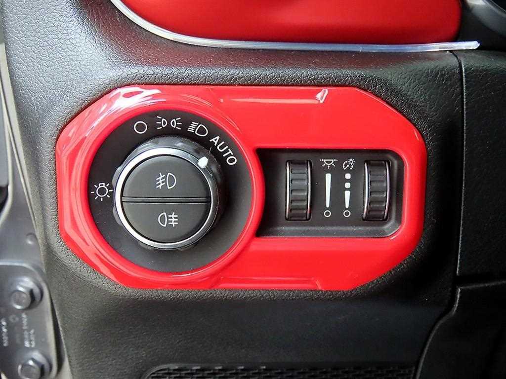 Jeep Wrangler — photo 12