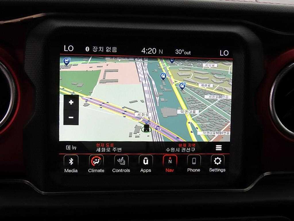 Jeep Wrangler — photo 14