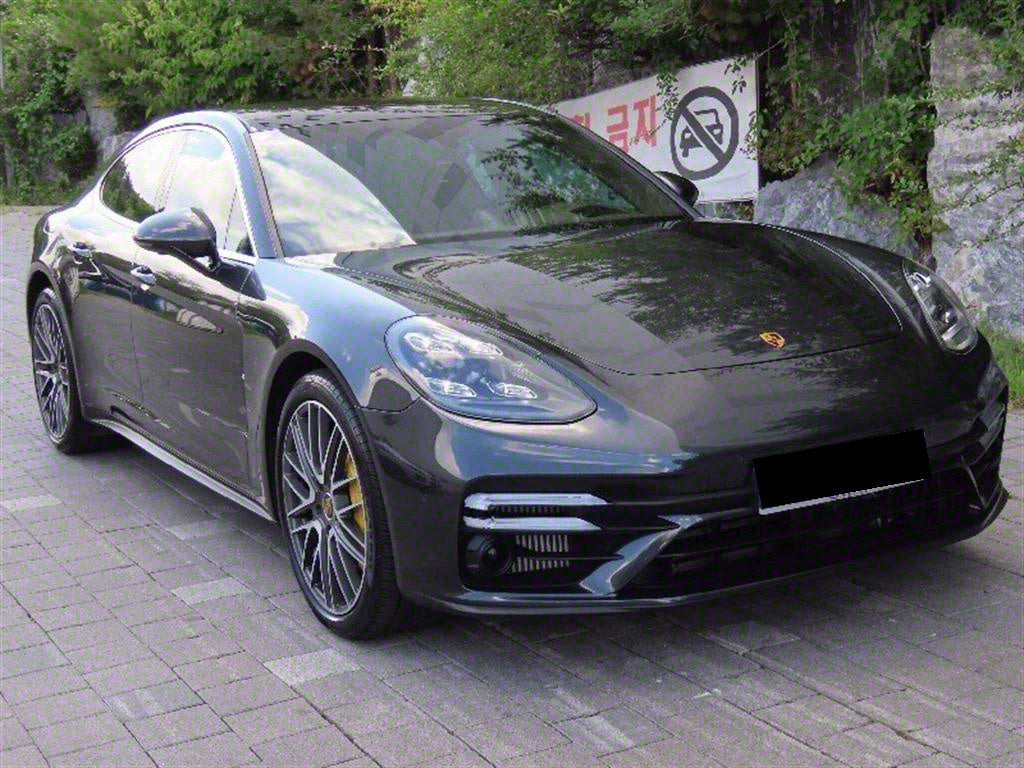 Porsche Panamera — photo 02
