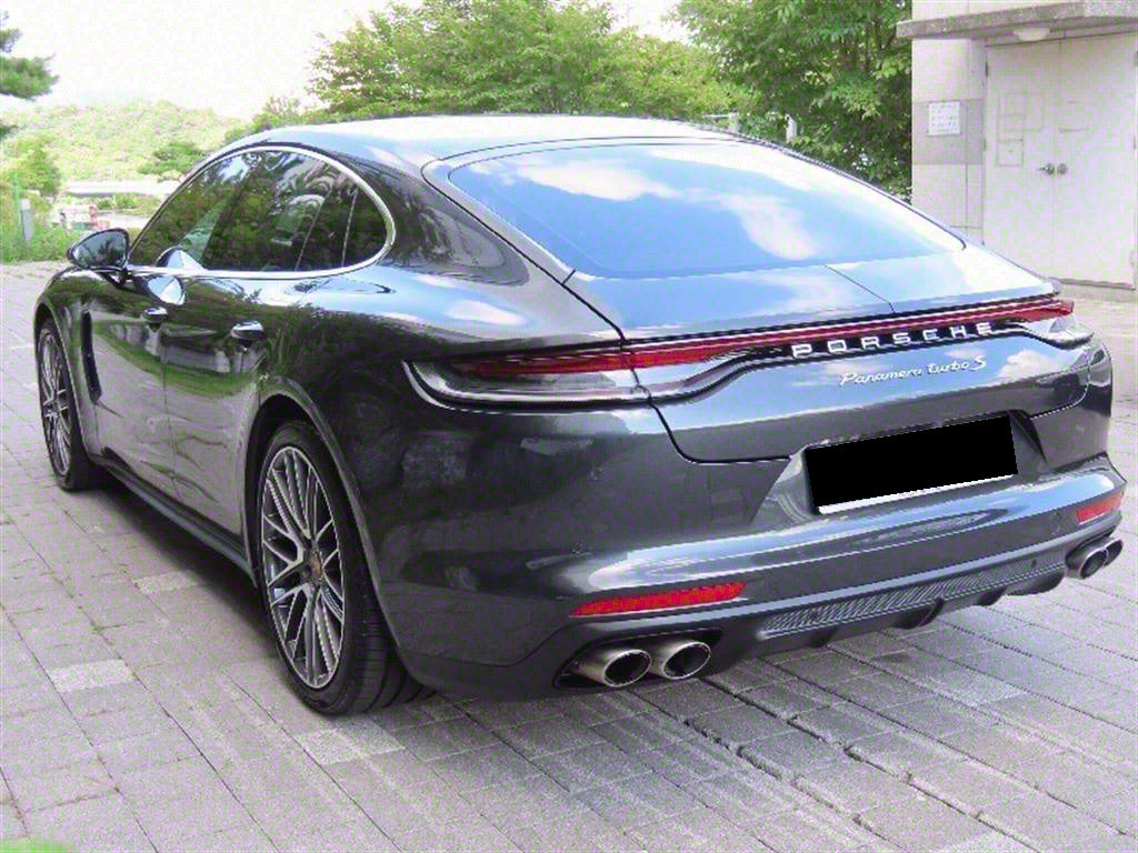 Porsche Panamera — photo 04