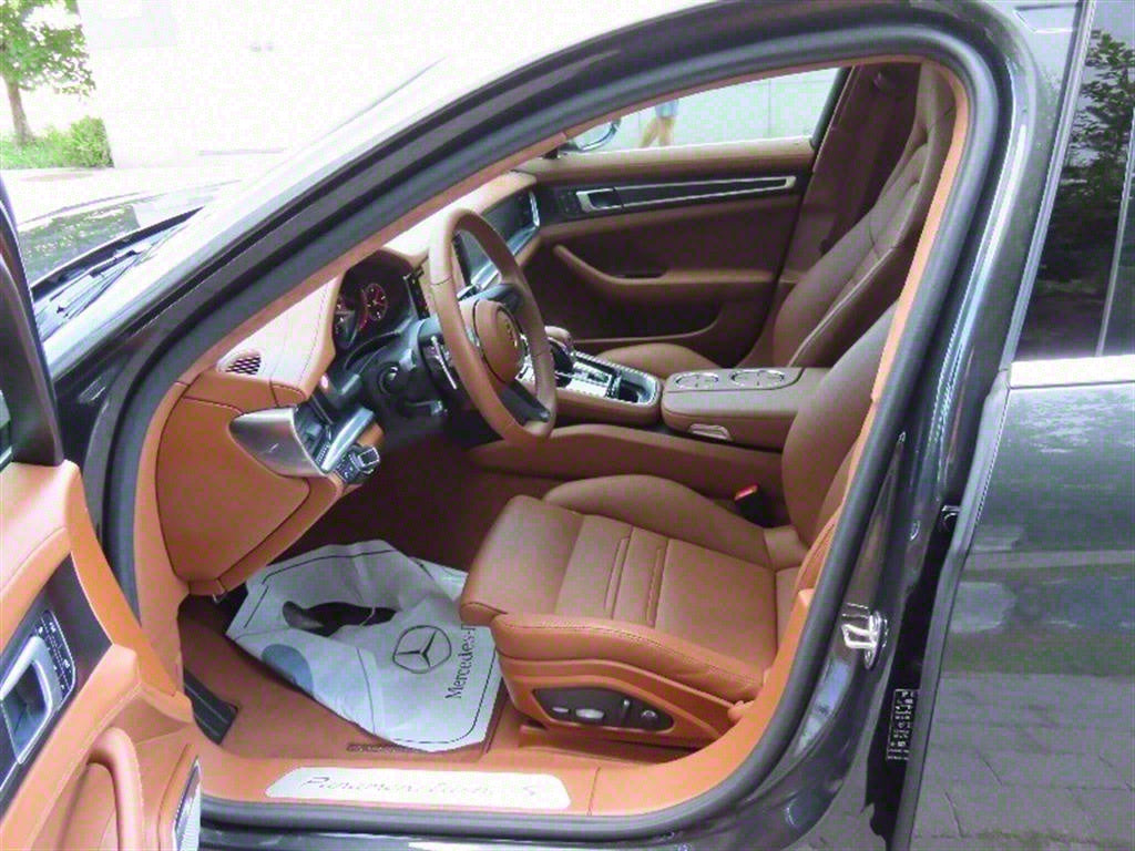 Porsche Panamera — photo 12