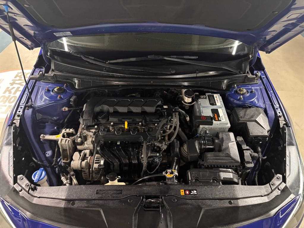 Hyundai Avante — photo 02