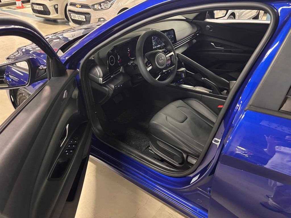 Hyundai Avante — photo 05