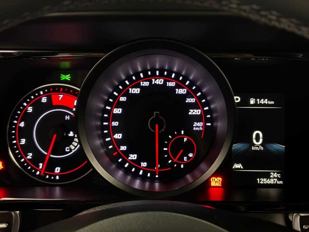 Hyundai Avante — photo 06