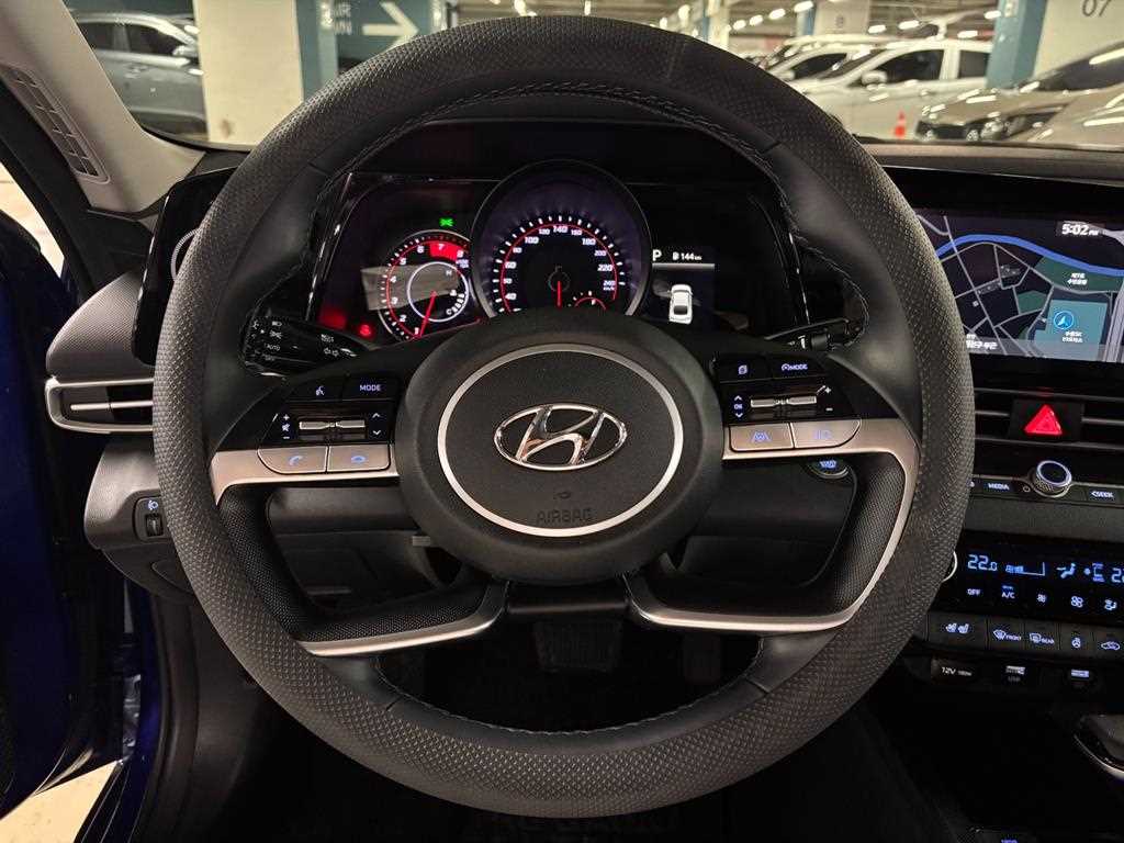 Hyundai Avante — photo 07
