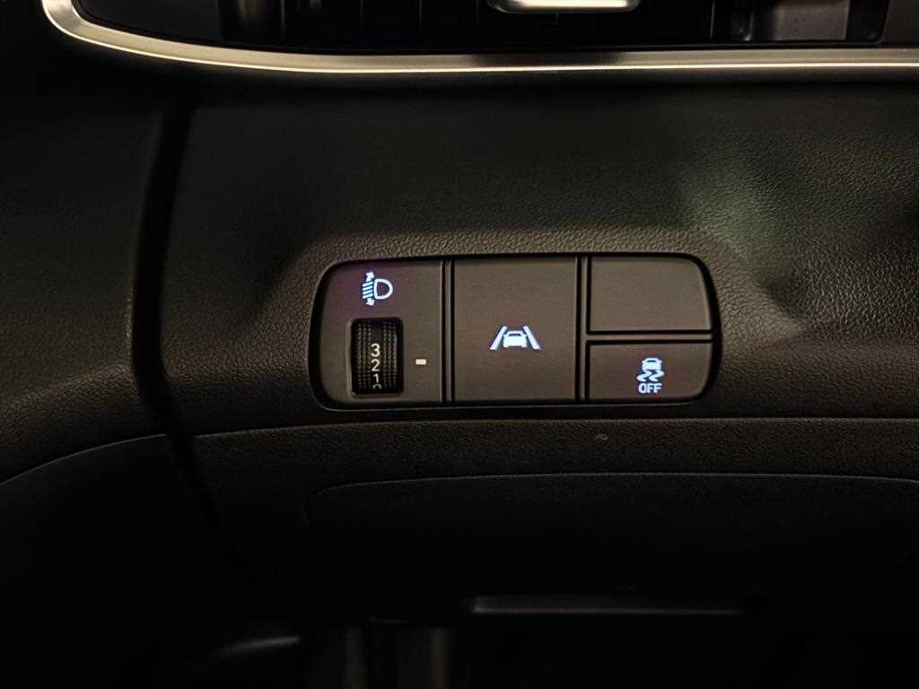 Hyundai Avante — photo 13
