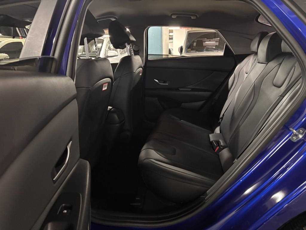 Hyundai Avante — photo 16