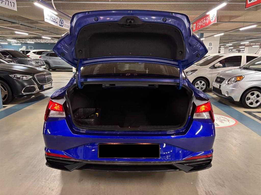 Hyundai Avante — photo 17