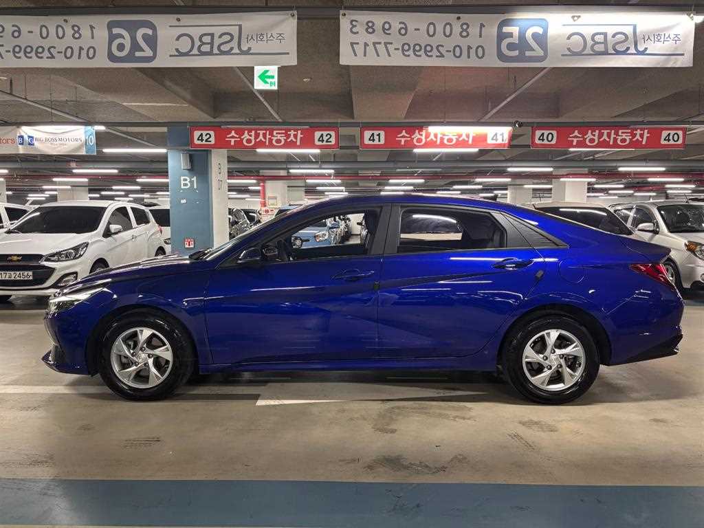 Hyundai Avante — photo 19