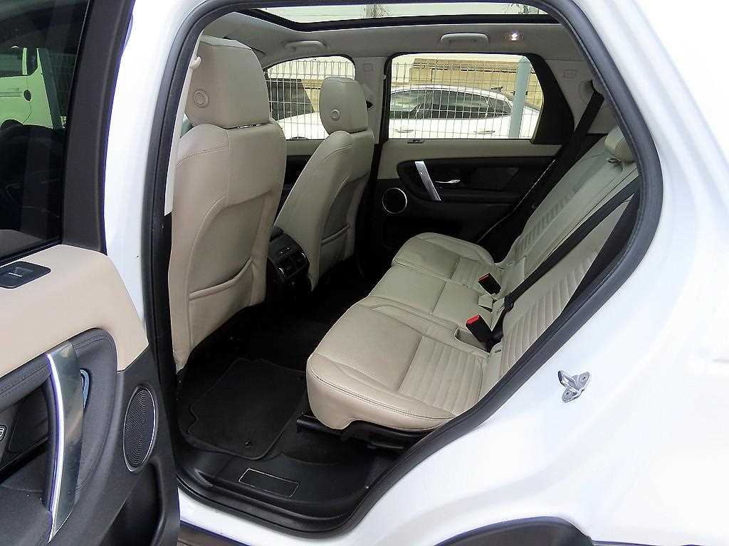 Land Rover Discovery Sport — photo 06