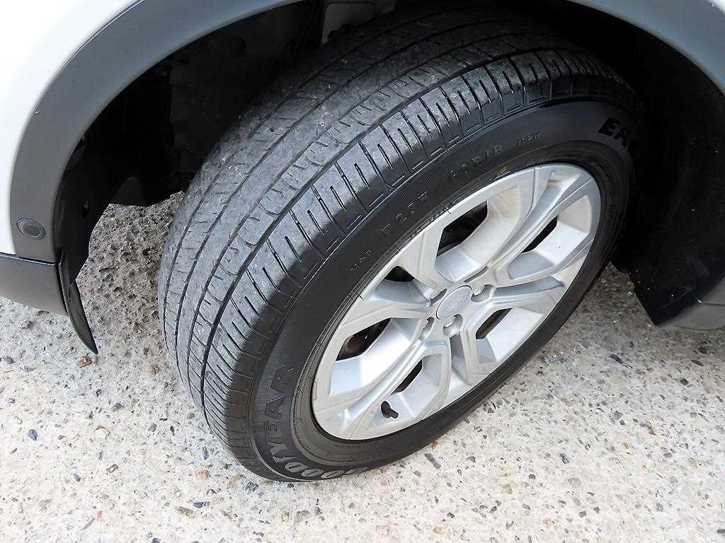 Land Rover Discovery Sport — photo 20