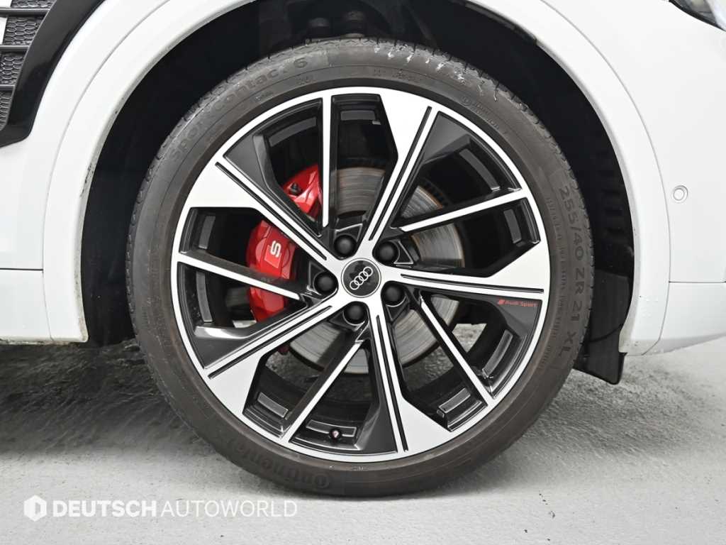 Audi SQ5 — photo 05