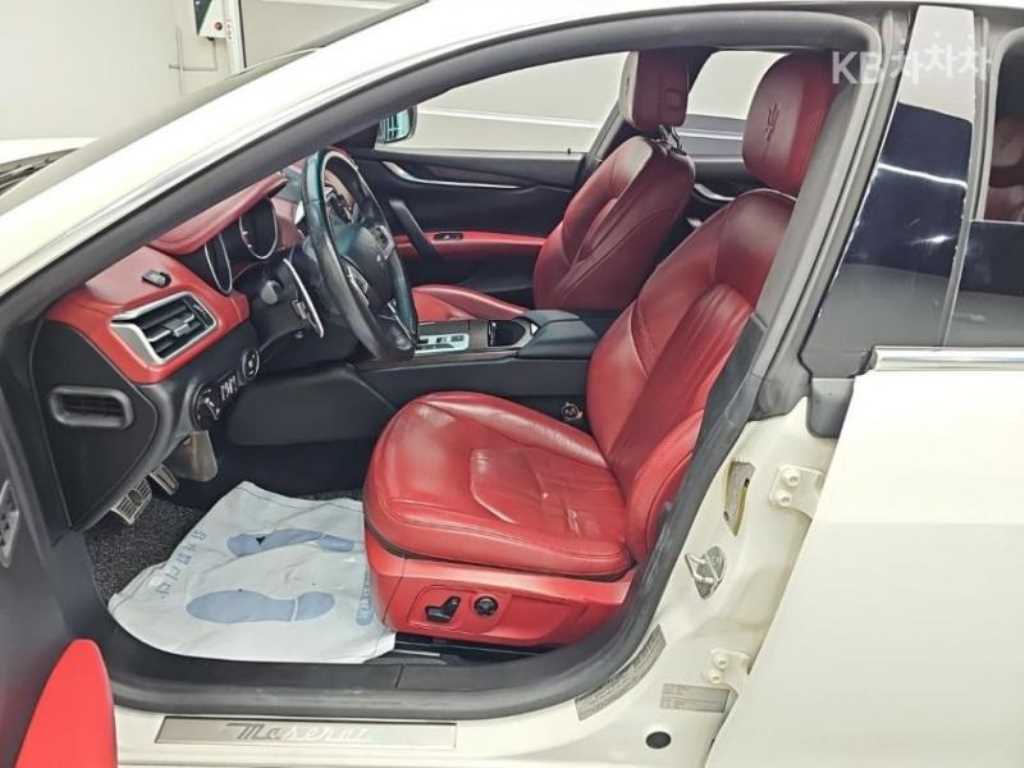 Maserati Ghibli — photo 12