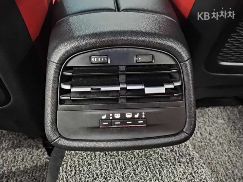 Maserati Ghibli — photo 14