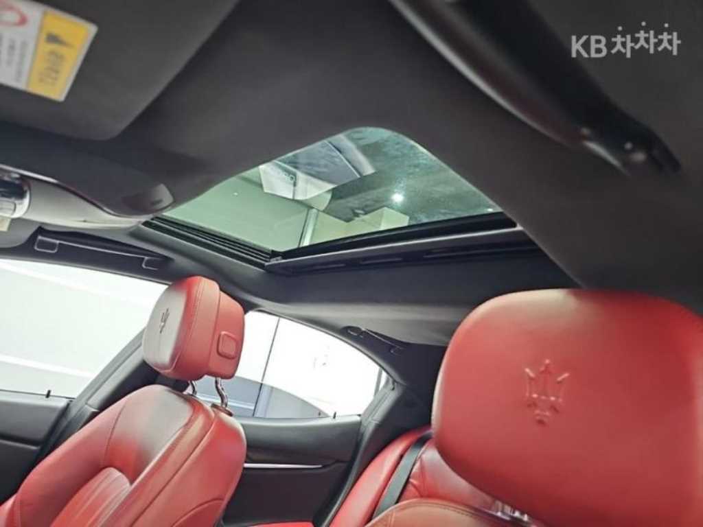 Maserati Ghibli — photo 15