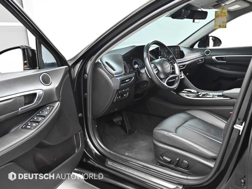 Hyundai Sonata — photo 11