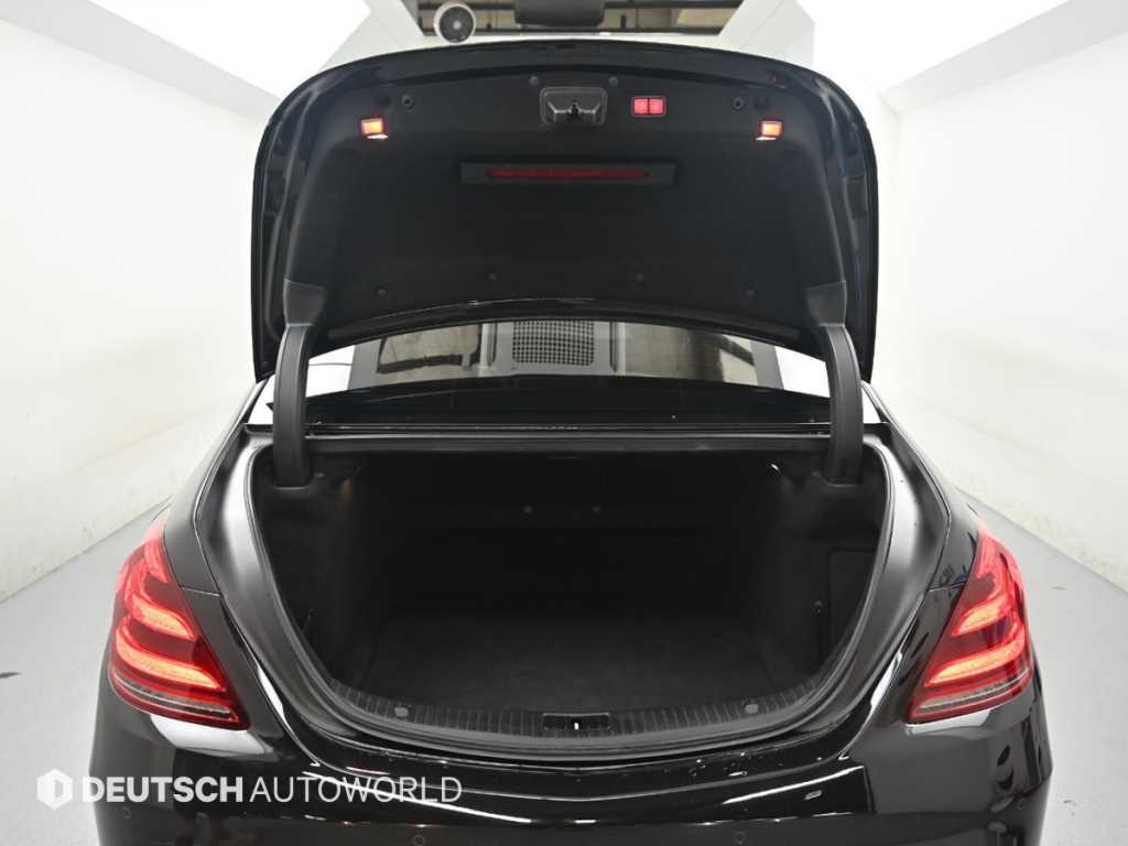 Mercedes-Benz S-Class — photo 19