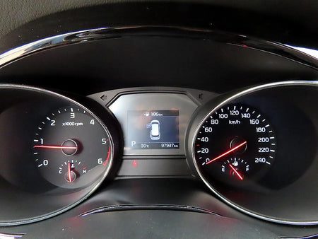 Kia Carnival — photo 09
