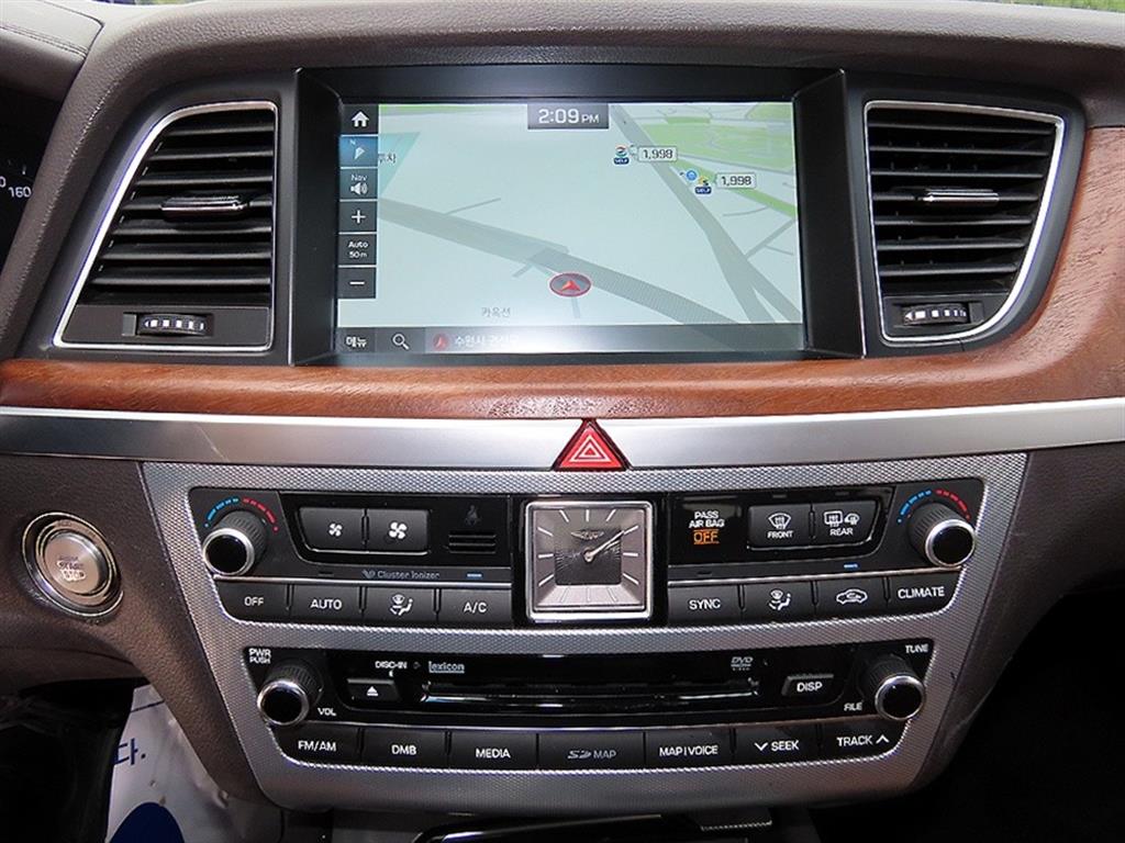 Genesis G80 — photo 14