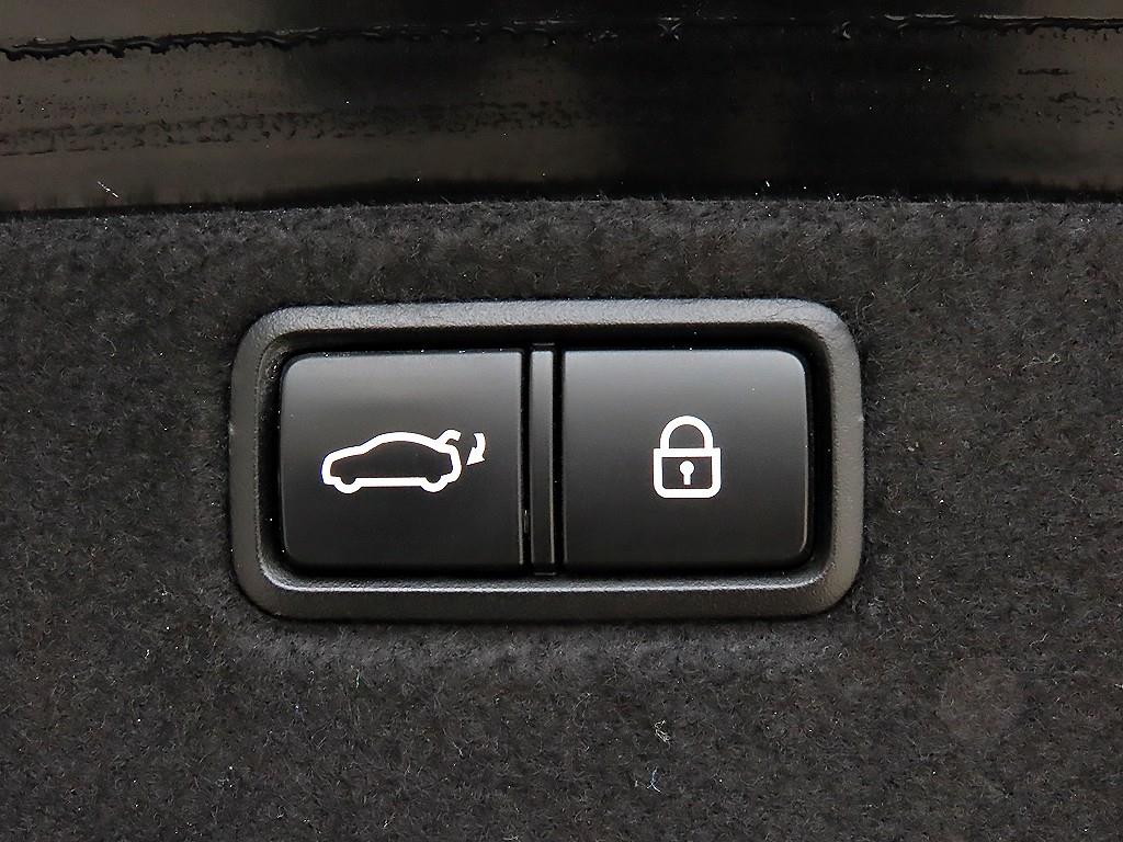 Genesis G80 — photo 17