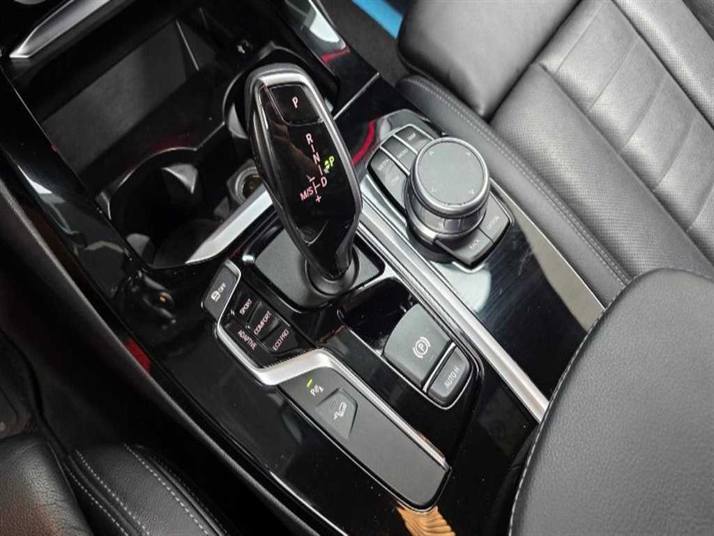 BMW X3 — photo 08