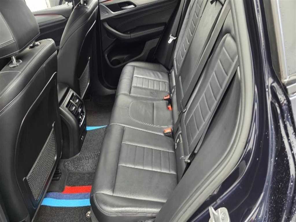BMW X3 — photo 10