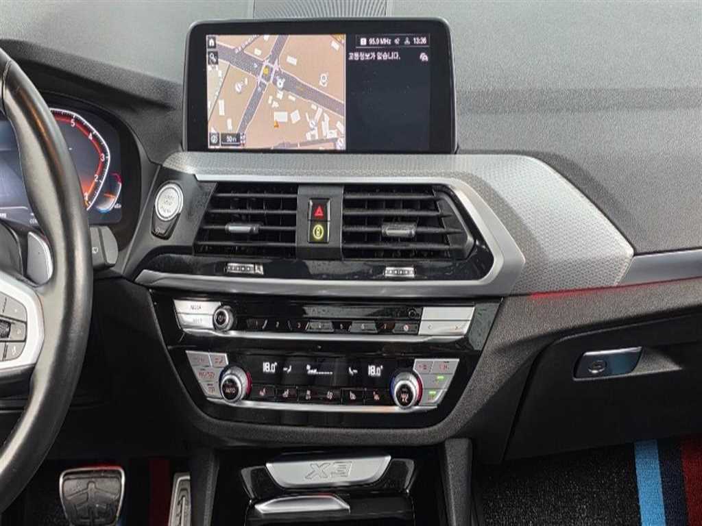 BMW X3 — photo 12