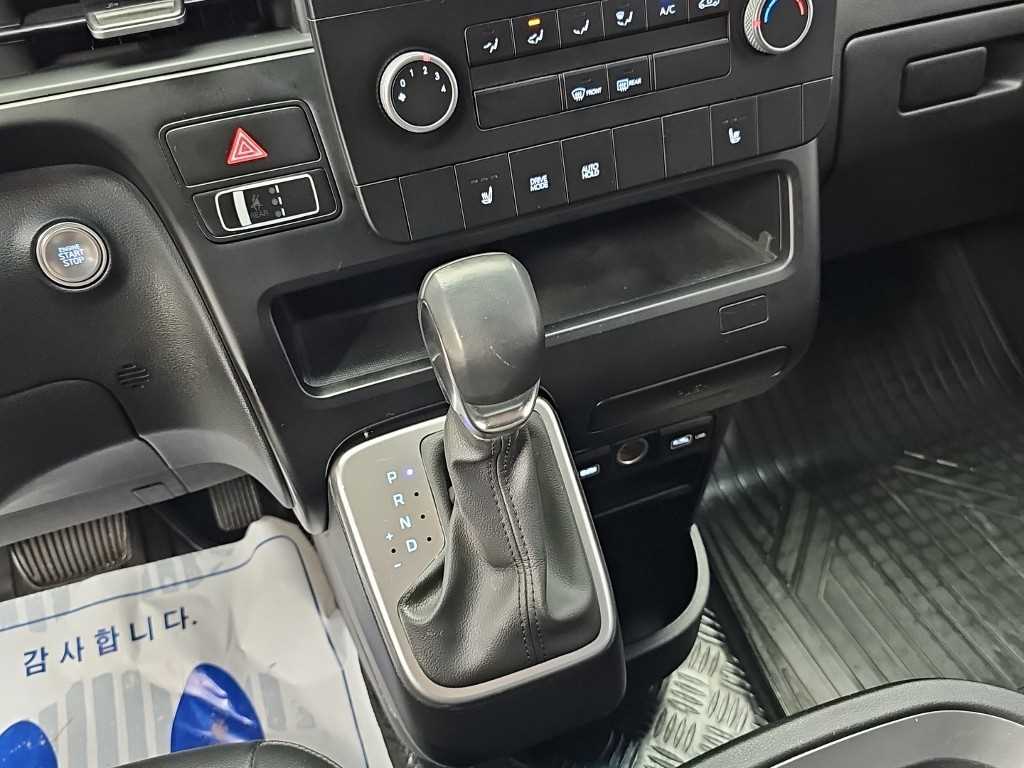 Hyundai Staria — photo 08
