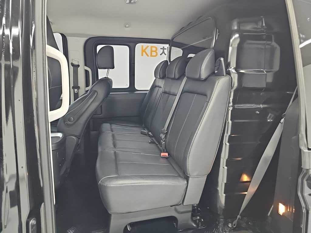 Hyundai Staria — photo 12