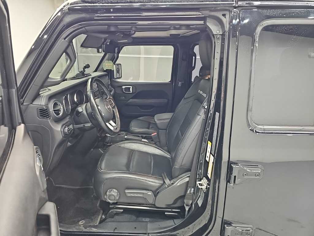 Jeep Wrangler — photo 11