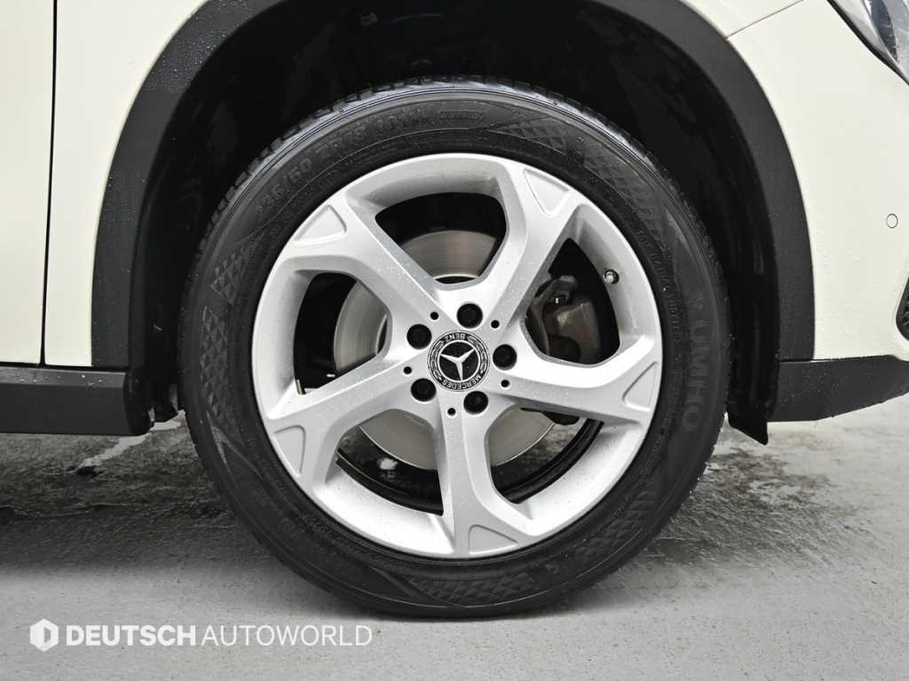 Mercedes-Benz GLA-Class — photo 05