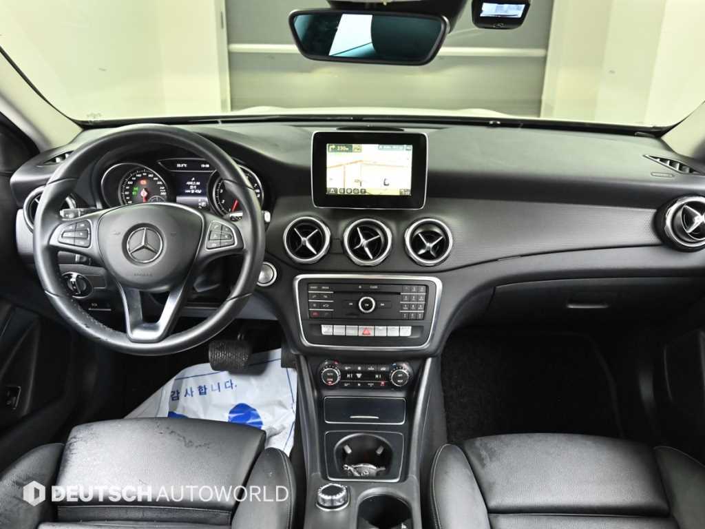 Mercedes-Benz GLA-Class — photo 07