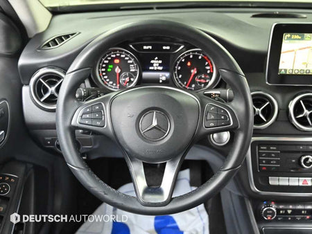Mercedes-Benz GLA-Class — photo 13