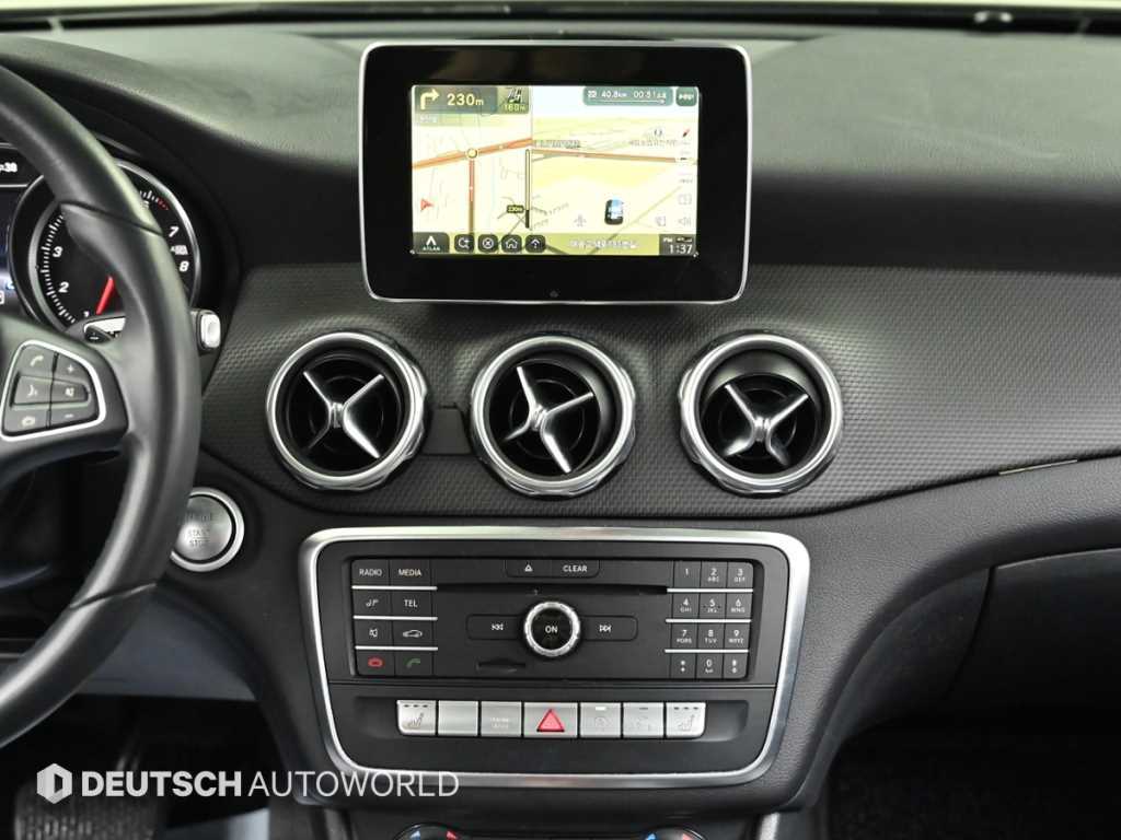 Mercedes-Benz GLA-Class — photo 14