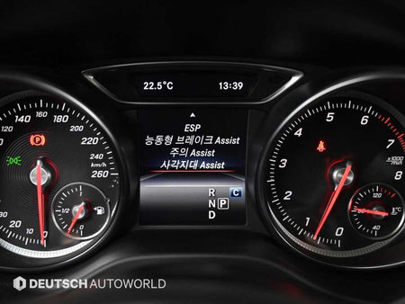 Mercedes-Benz GLA-Class — photo 16