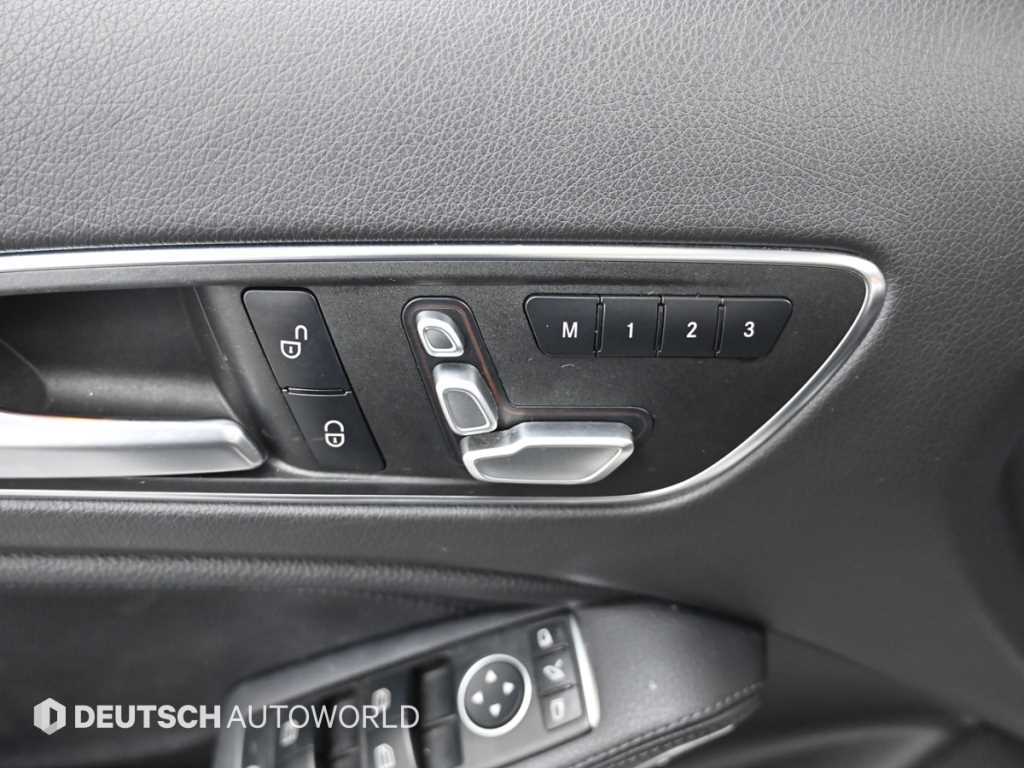 Mercedes-Benz GLA-Class — photo 17