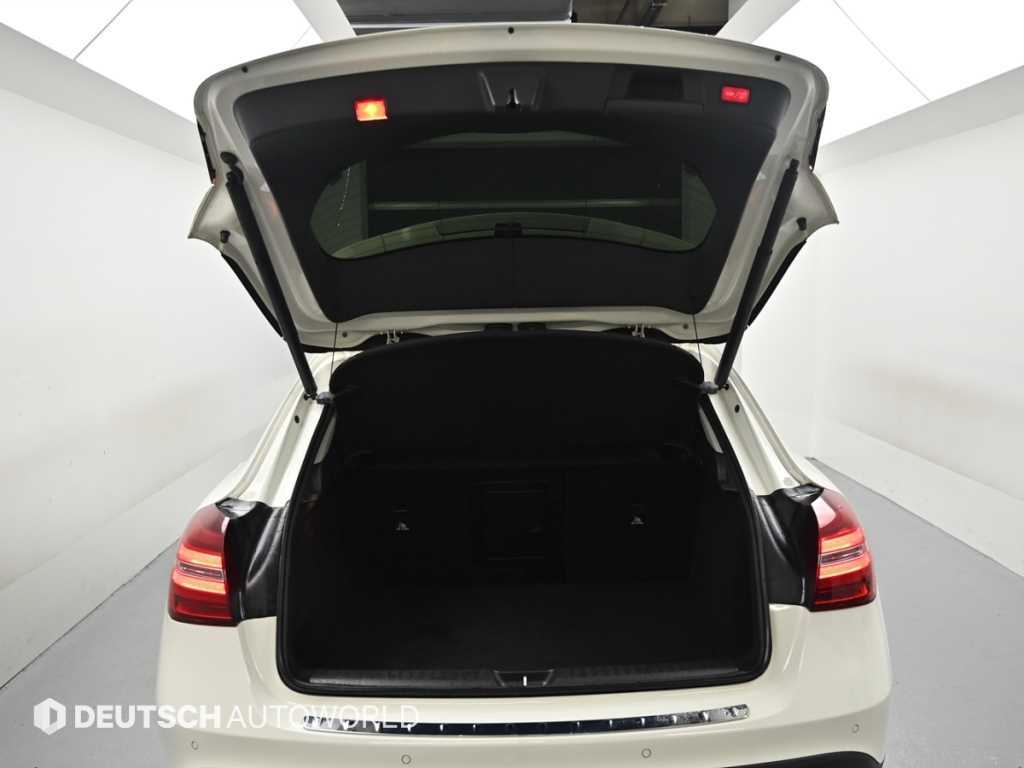 Mercedes-Benz GLA-Class — photo 19