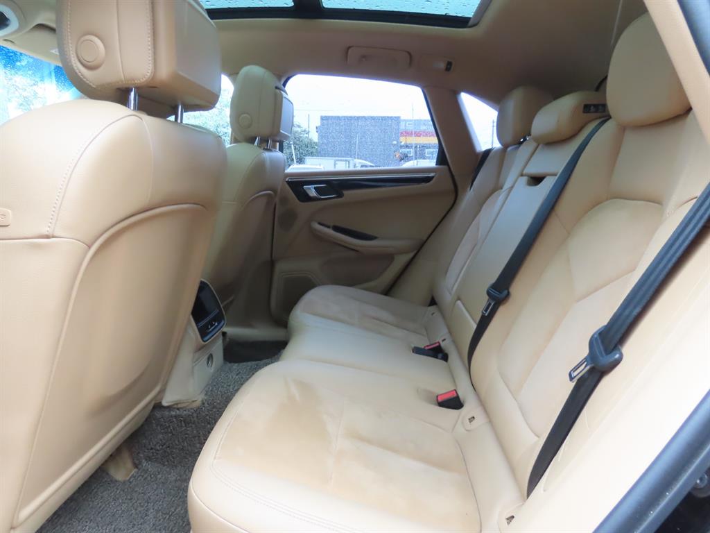 Porsche Macan — photo 06