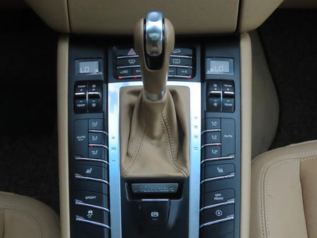 Porsche Macan — photo 12
