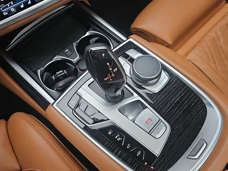 BMW 7-Series — photo 08