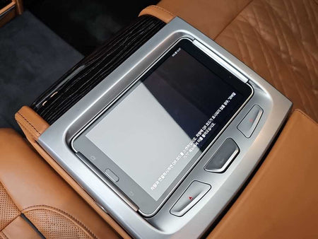 BMW 7-Series — photo 15